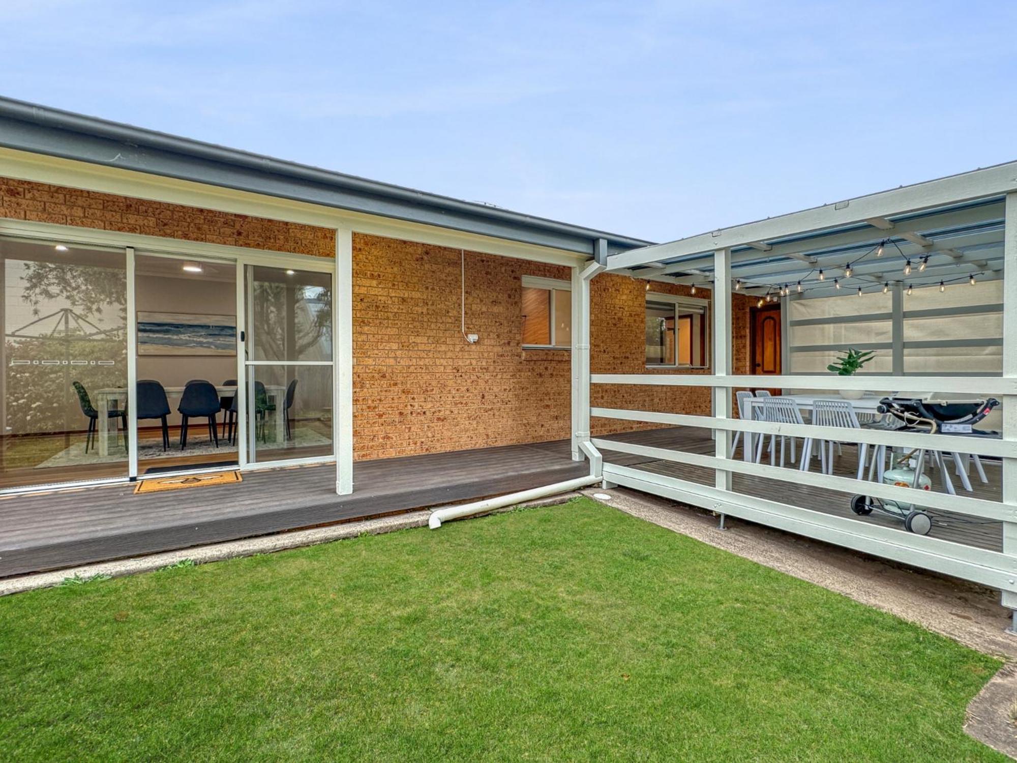 4-Bed Beach House With Garden & Alfresco Dining Tomakin Exteriör bild